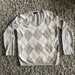 Tommy Hilfiger Light Gray and White Argyle V-Neck Sweater